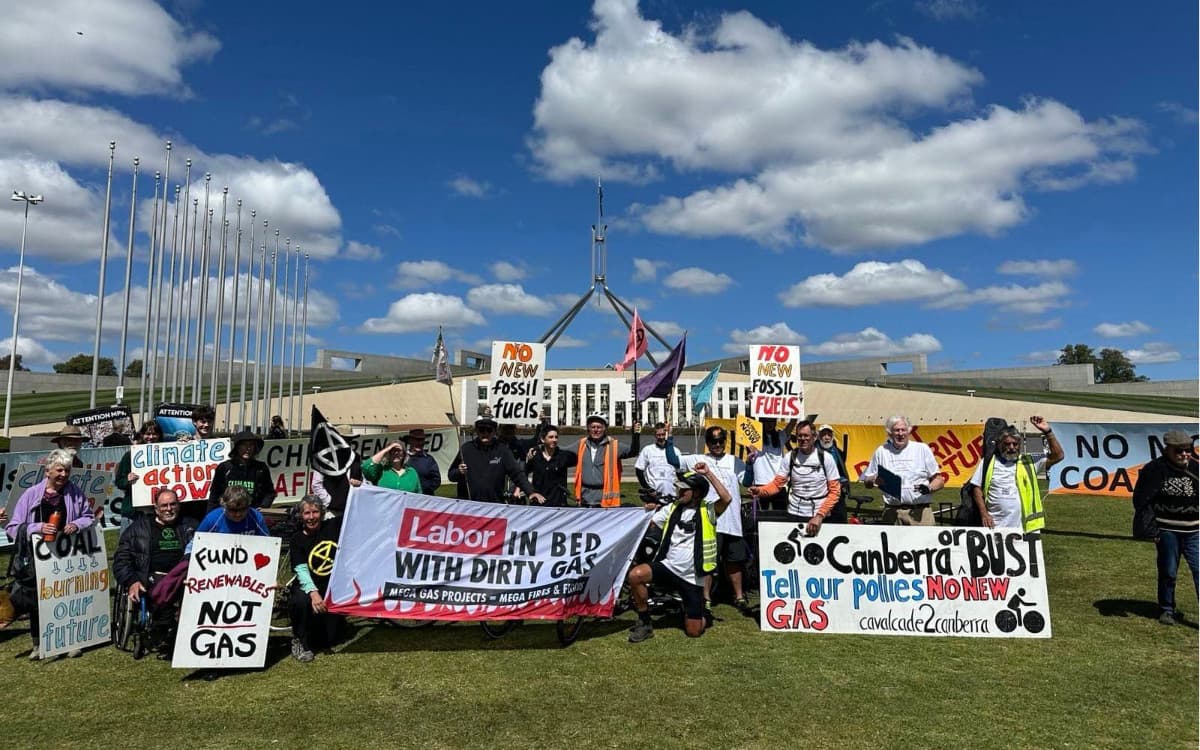 XRWA cyclists ride 4,280 kms across Australia to petition Parliament
