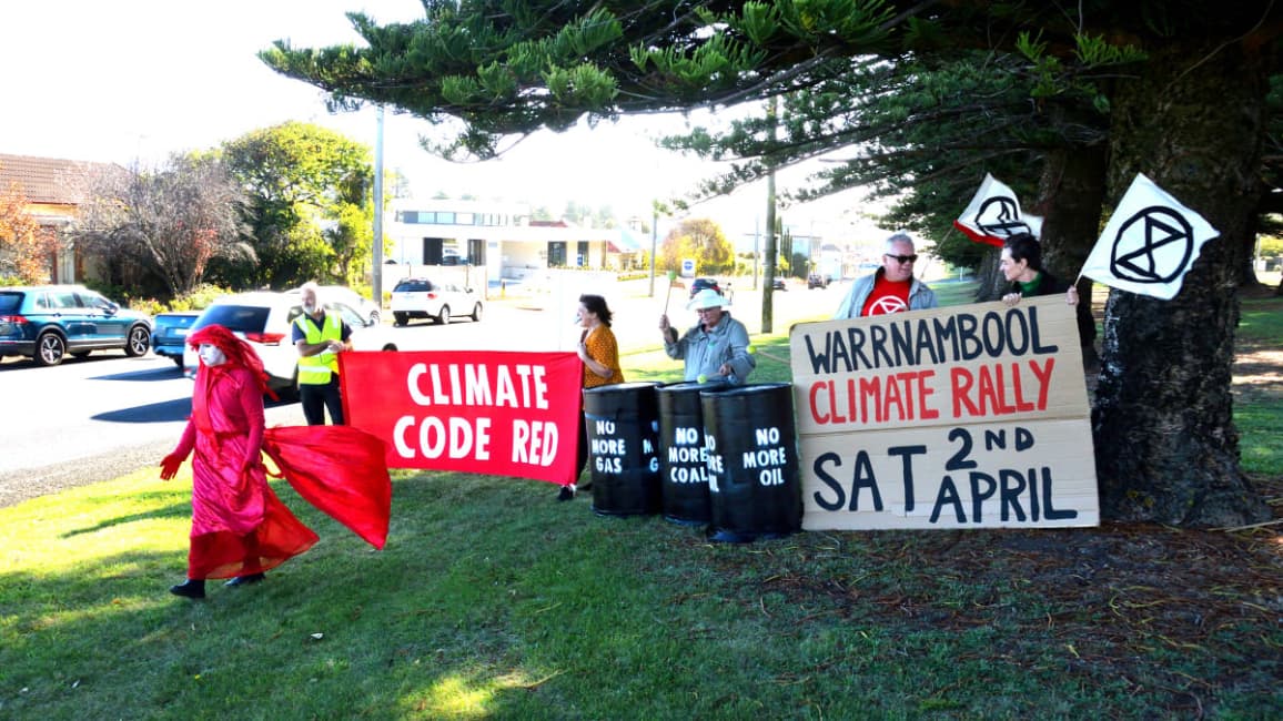 'Signs in the Pines' XR Warrnambool regular action