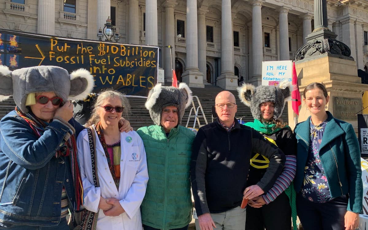 XR Vic Hunger Strikers with Greens MPs Tim Read  and Ellen Sandell