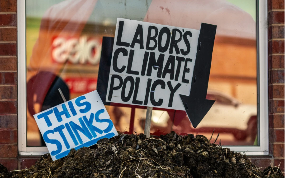 horse manure dumped outside MP Lisa Chesters’ office