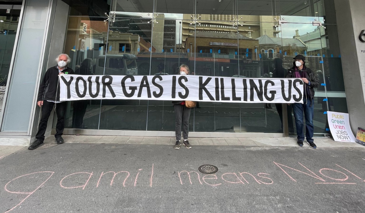 Banner across the entrance at SA Santos HQ
