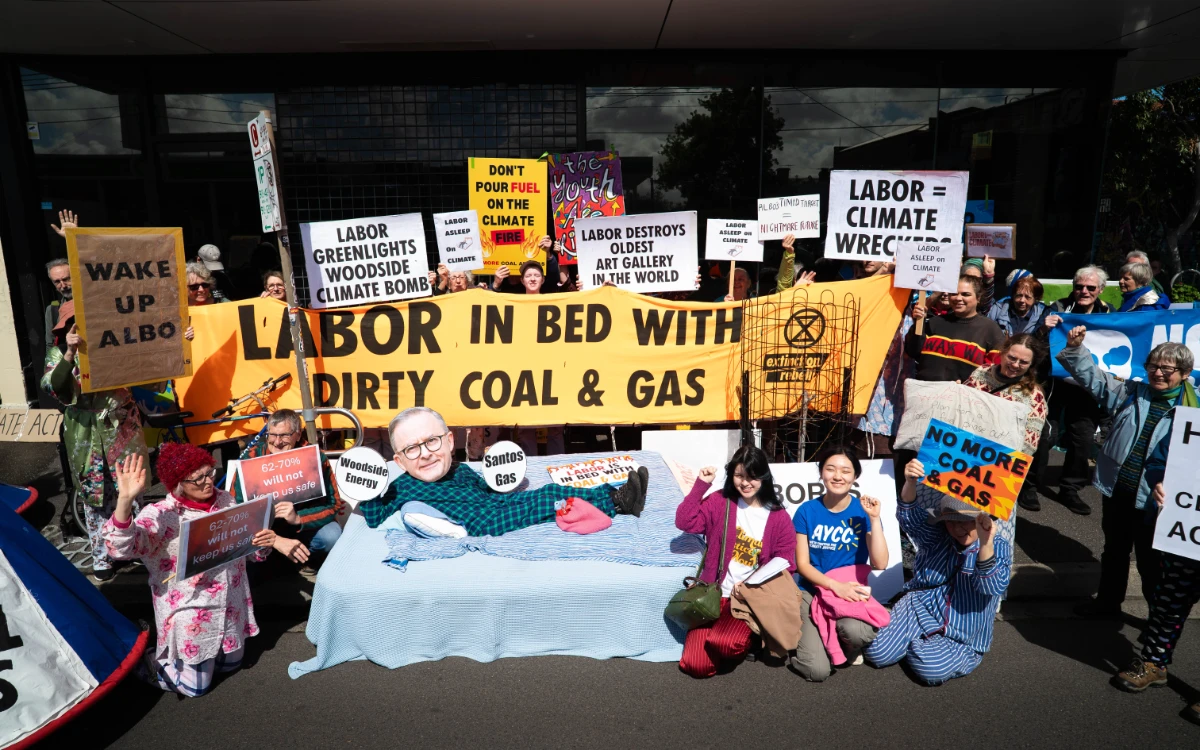 'Labor Asleep on Climate' as Aus coal and gas exports destroy the future