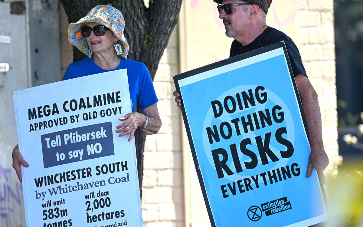 XR ACT activists at Gallagher's Office